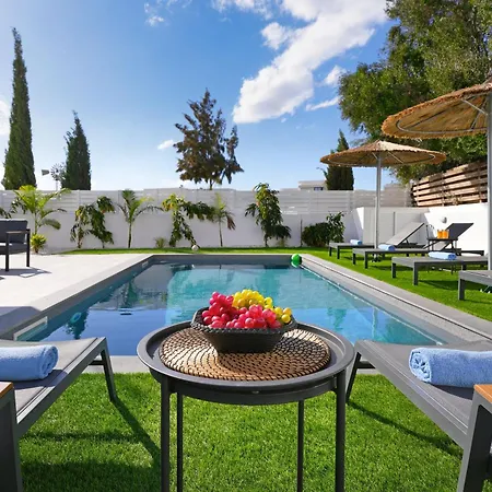 Vitalia - 3 En-suite Beds With Private Pool باراليمني