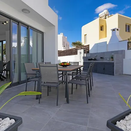 Vitalia - 3 En-suite Beds With Private Pool *