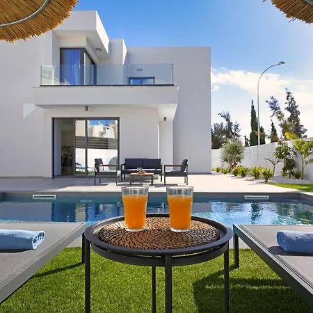 Vitalia - 3 En-suite Beds With Private Pool فيلة *