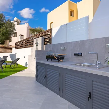 Vitalia - 3 En-suite Beds With Private Pool *