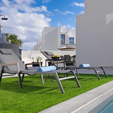 Vitalia - 3 En-suite Beds With Private Pool Semesterbostad