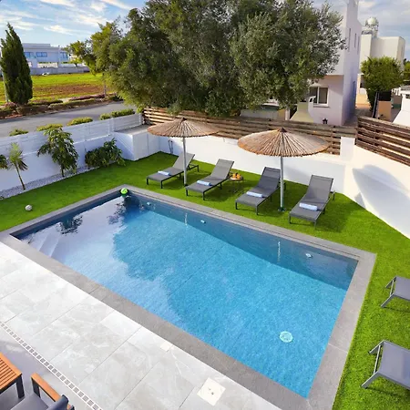 Vitalia - 3 En-suite Beds With Private Pool *