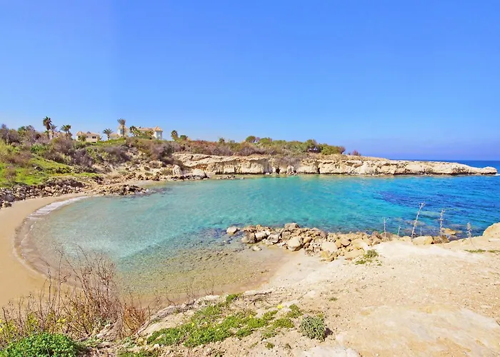 Villa Vitalia - 3 En-suite Beds With Private Pool Paralímni