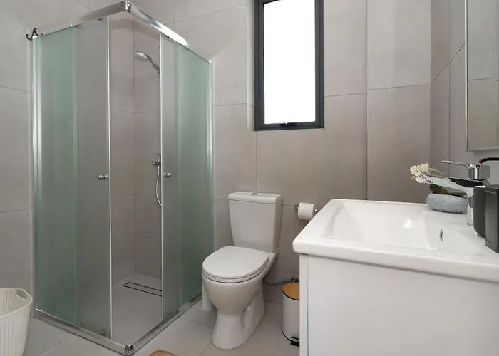 Vitalia - 3 En-suite Beds With Private Pool Villa Paralímni