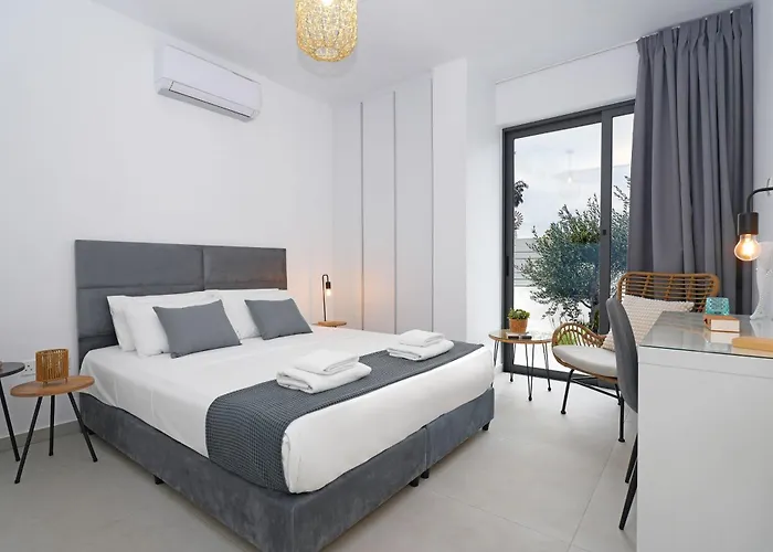 Vitalia - 3 En-suite Beds With Private Pool * Paralímni