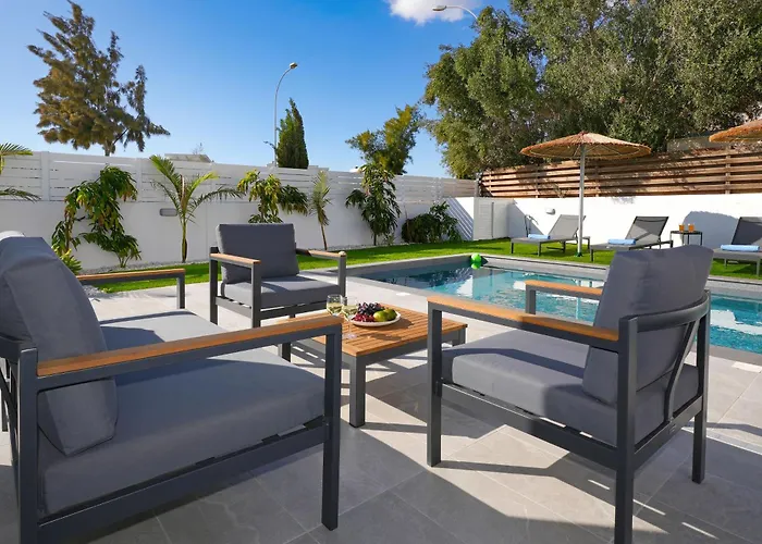 Vitalia - 3 En-suite Beds With Private Pool *