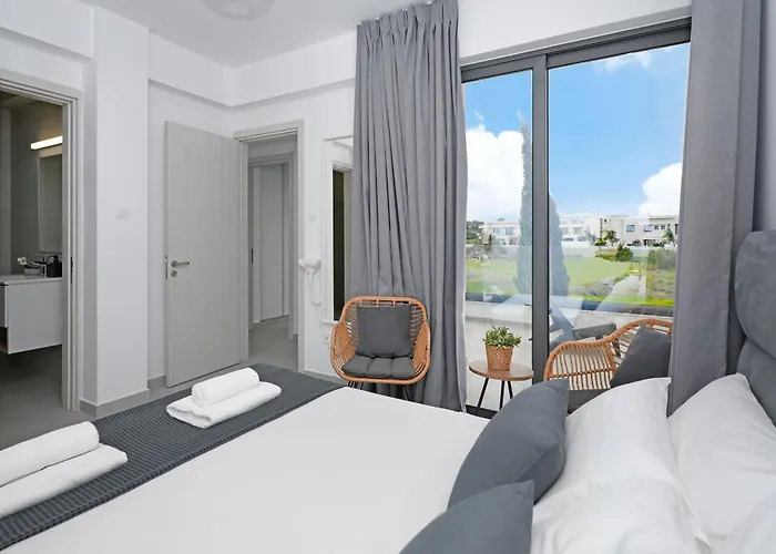 Vitalia - 3 En-suite Beds With Private Pool * Paralímni