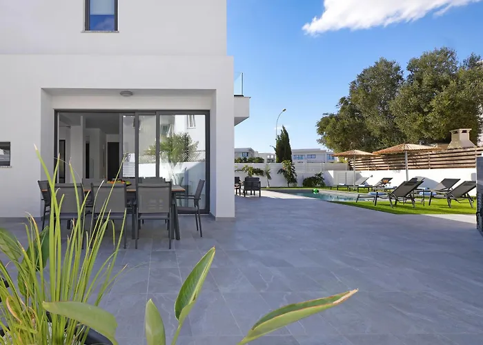 Vitalia - 3 En-suite Beds With Private Pool Villa Paralímni