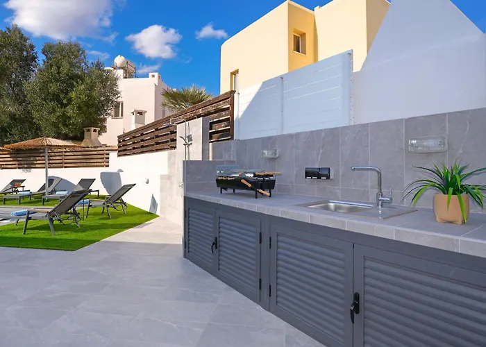 Vitalia - 3 En-suite Beds With Private Pool *