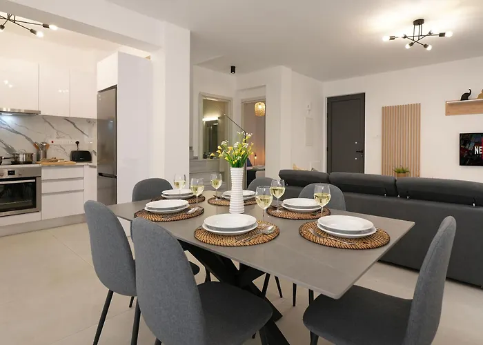 Vitalia - 3 En-suite Beds With Private Pool Villa Paralimni