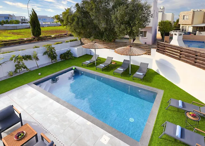 Vitalia - 3 En-suite Beds With Private Pool *