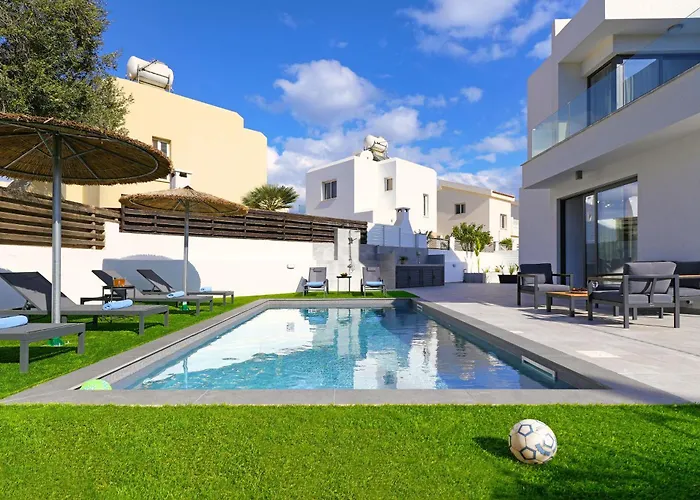 Vitalia - 3 En-suite Beds With Private Pool Villa